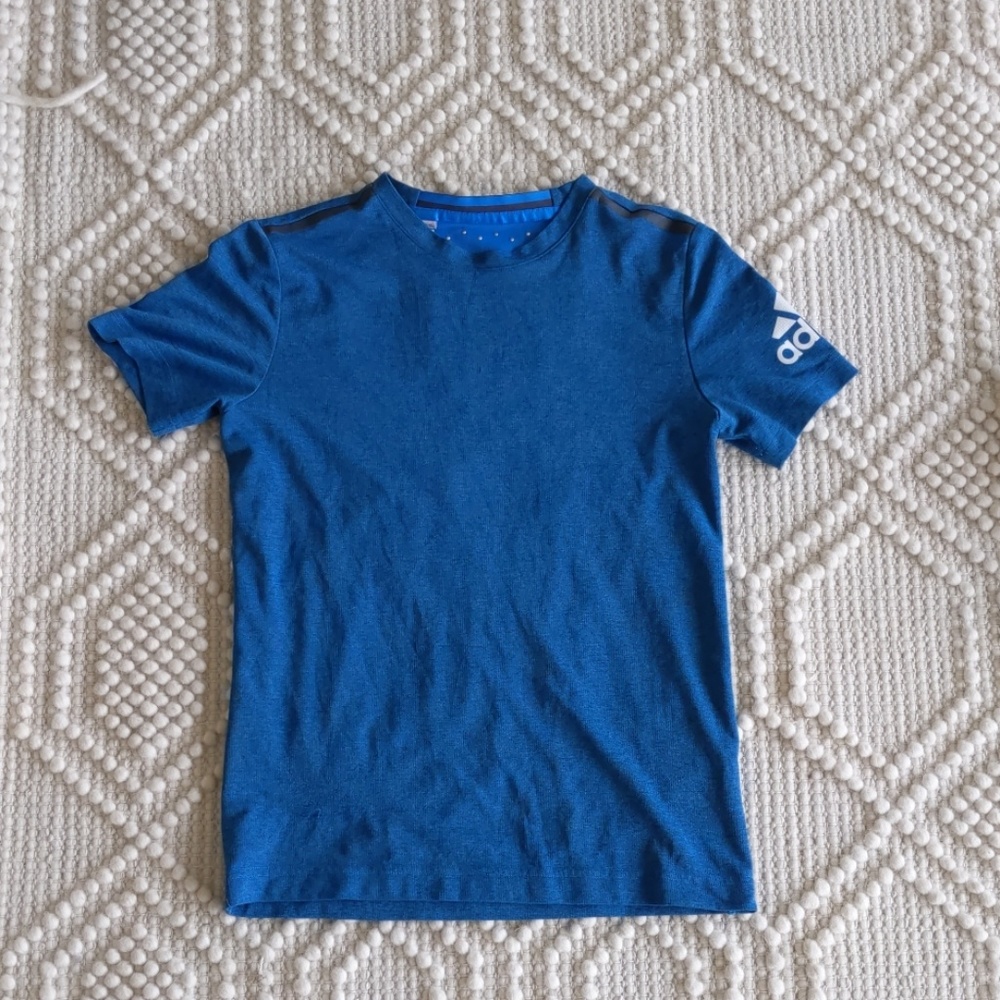 Athletic shirt